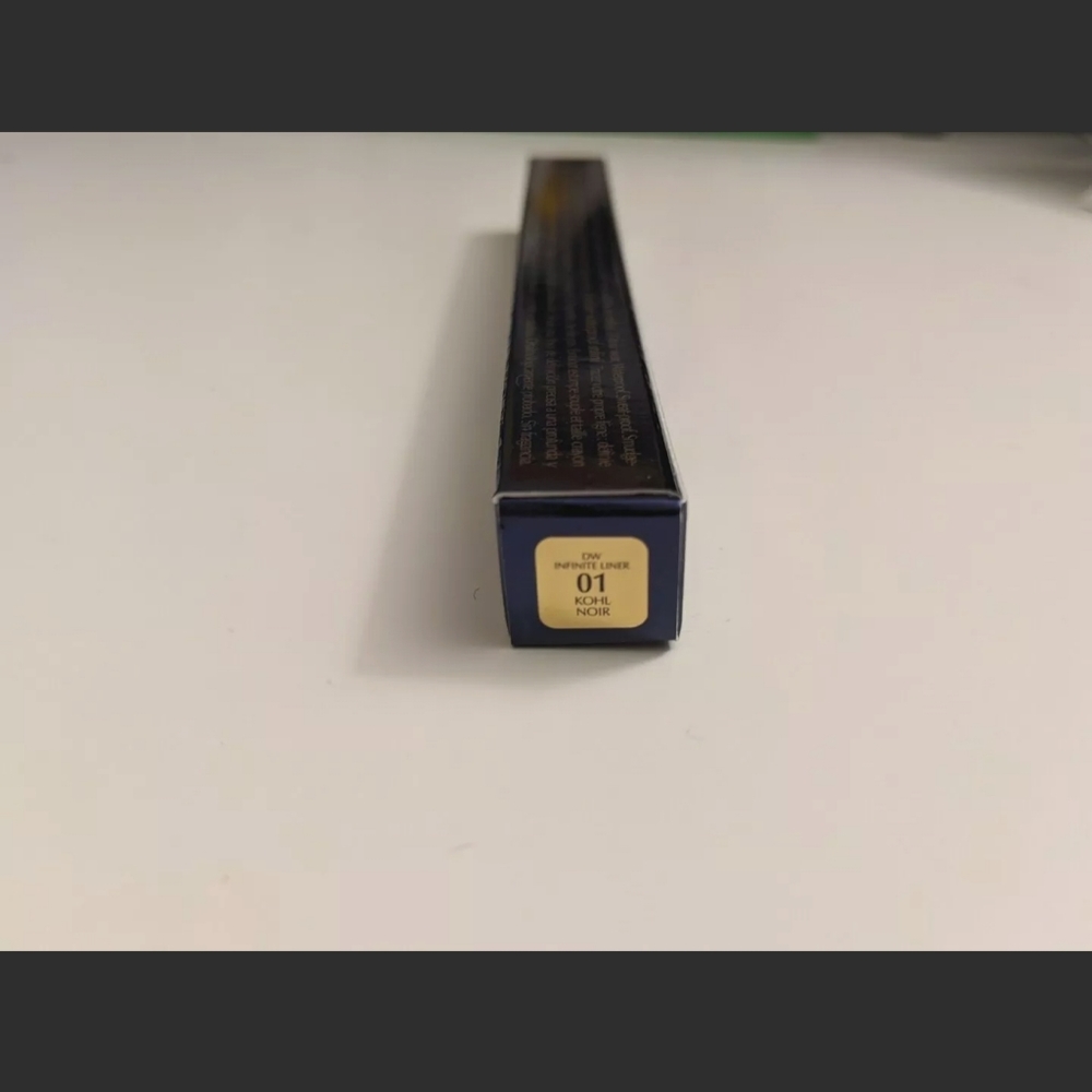 Estee Lauder Double Wear Infinite Waterproof Liner - Picture 4 of 7